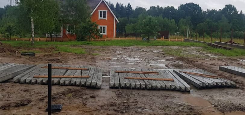 Фундамент на забивных ЖБ сваях